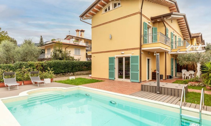 Massa Villa | 177 m² Villa ∙ 4 bedrooms ∙ 8 guests