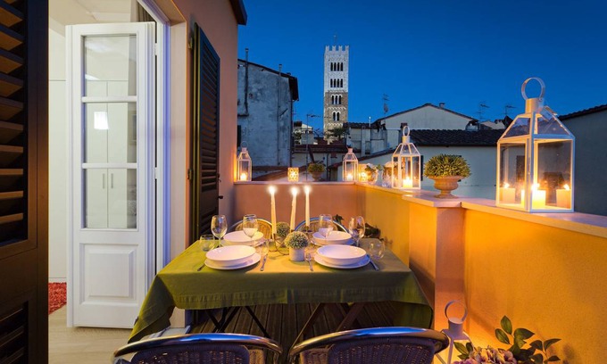 Lucca Historical Center Apartment | 180 m² Apartment ∙ 2 bedrooms ∙ 4 guests