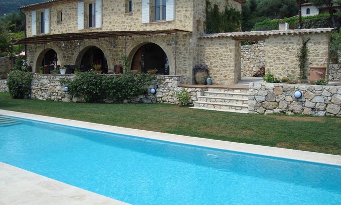 Tourrettes-sur-Loup House | 180 m² House ∙ 4 bedrooms ∙ 6 guests