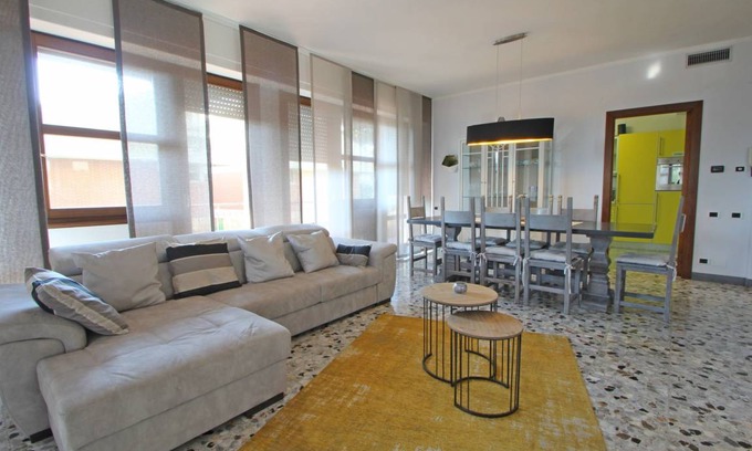 Ronchi Apartment | 195 m² Apartment ∙ 3 bedrooms ∙ 6 guests