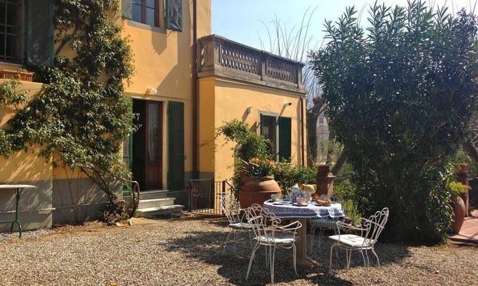 Calci Villa | 19th century villa: living room, dining, study, 5 double rooms, park, panorama.