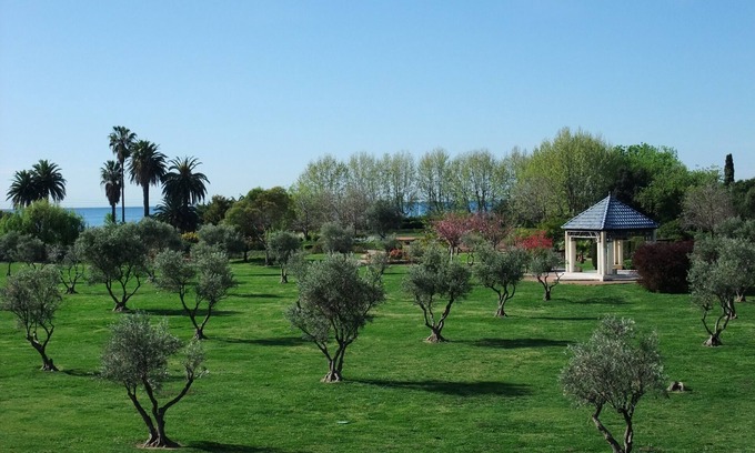 Antibes Apartment | 2 bedroom, Overlooking Parc Exflora + Sea views. Pool+Beach 200m + Parking + A/C