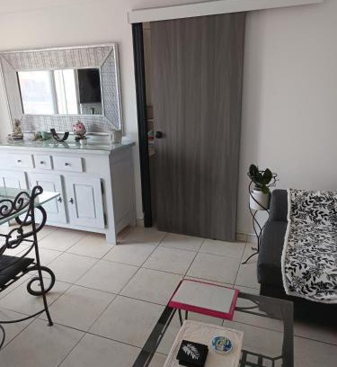 La Californie Apartment | 2 pieces proche aéroport