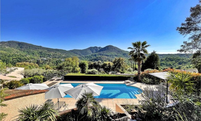 Les Adrets-de-l'Esterel House | 200 m² House ∙ 4 bedrooms ∙ 8 guests