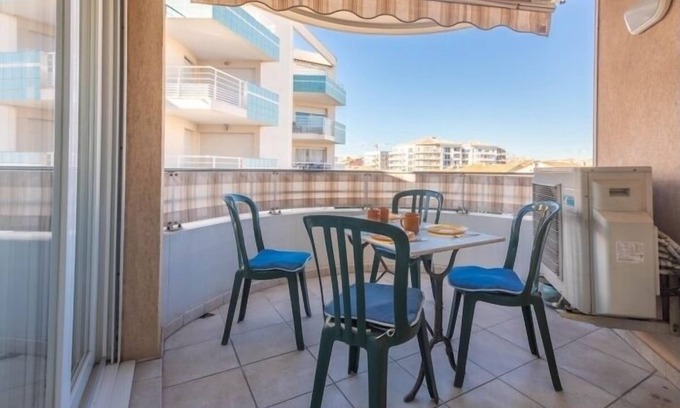 Frejus Plage Apartment | 200 m from the sea | in the center | parking