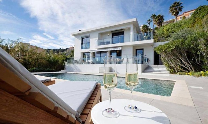 Villefranche-sur-Mer Villa | 200 m² Villa ∙ 4 bedrooms ∙ 8 guests