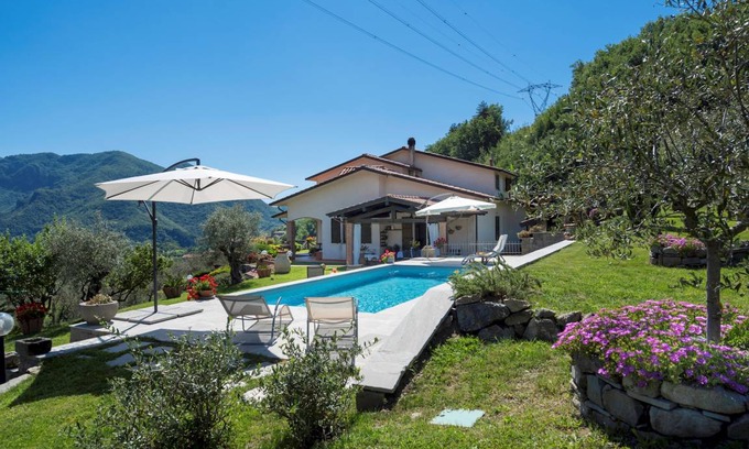 Fivizzano Villa | 200 m² Villa ∙ 3 bedrooms ∙ 6 guests