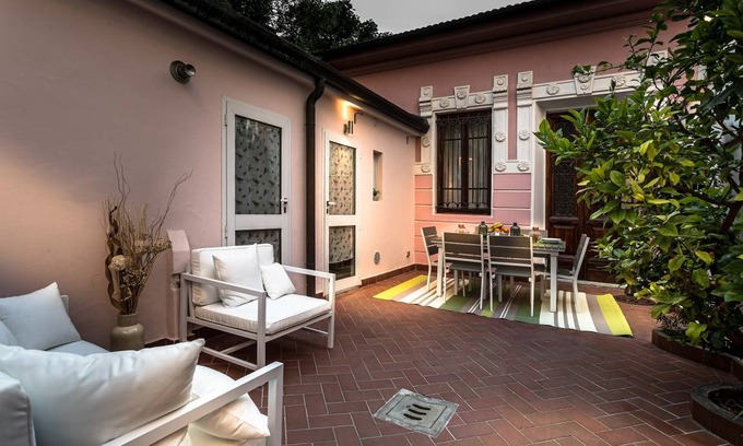 Viareggio Villa | 200 m² Villa ∙ 3 bedrooms ∙ 6 guests