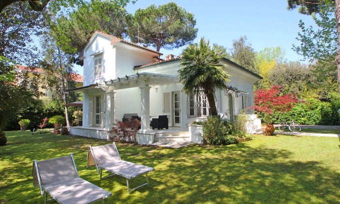 Poveromo Villa | 200 m² Villa ∙ 4 bedrooms ∙ 8 guests