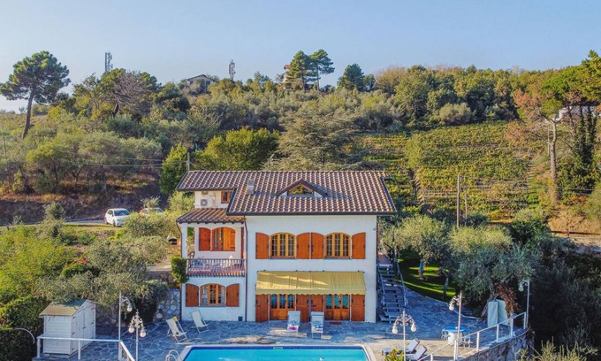 Corsanico Other | 210 m² Accommodation ∙ 4 bedrooms ∙ 8 guests