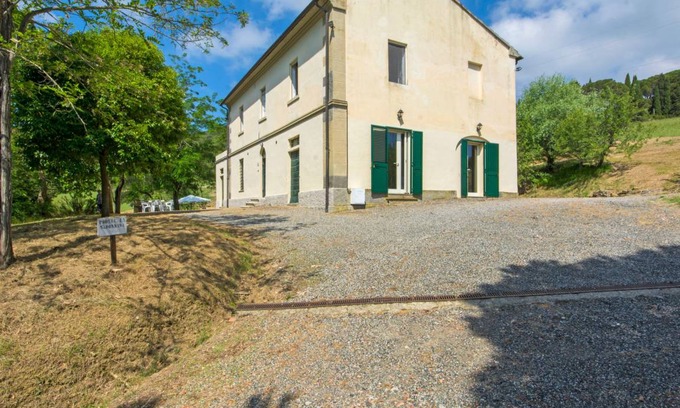 Rosignano Marittimo House | 210 m² House ∙ 7 bedrooms ∙ 17 guests