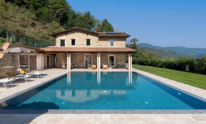 Pescia Villa | 210 m² Villa ∙ 4 bedrooms ∙ 8 guests