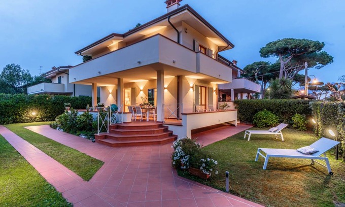 Marina di Pietrasanta Villa | 220 m² Villa ∙ 3 bedrooms ∙ 6 guests
