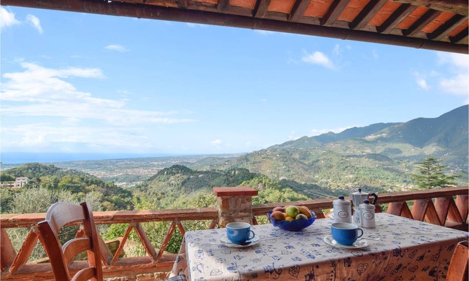 Pedona House | 220 m² Maisonette ∙ 4 bedrooms ∙ 8 guests