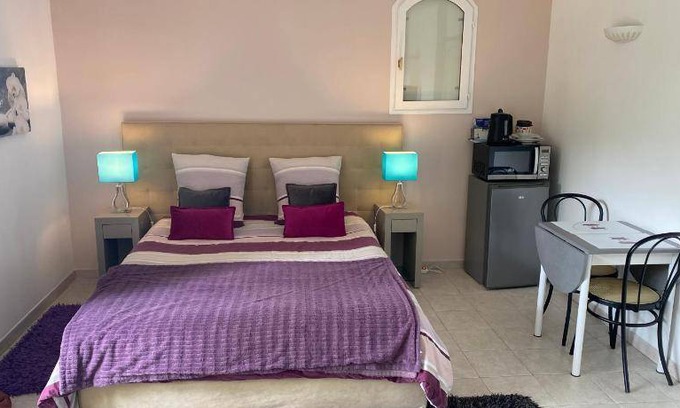 Le Cannet Bed & Breakfast | 24 m² Bed and breakfast ∙ 3 guests