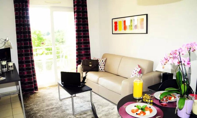 Biot Apartment | 24 m² Studio flat ∙ 1 bedroom ∙ 2 guests