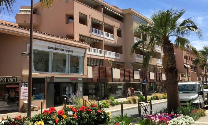 Sainte-Maxime City Centre Apartment | 25 m² Apartment ∙ 1 bedroom ∙ 4 guests
