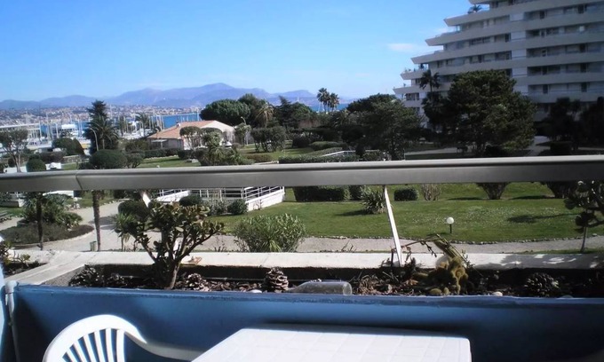 Villeneuve Loubet Beach Apartment | 25 m² Studio flat ∙ 1 bedroom ∙ 4 guests