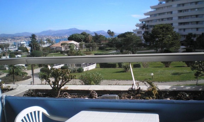 Villeneuve Loubet Beach Apartment | 25 m² Studio flat ∙ 1 bedroom ∙ 4 guests