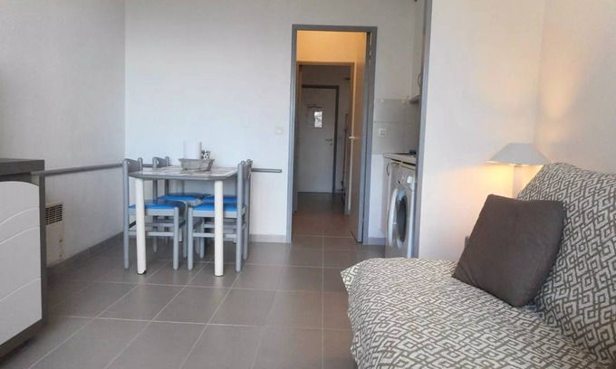 Villeneuve Loubet Beach Apartment | 25 m² Studio flat ∙ 1 bedroom ∙ 4 guests