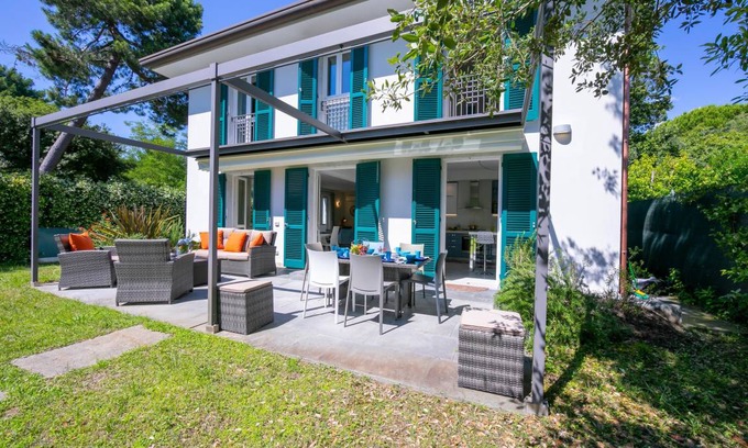 Ronchi Villa | 250 m² Villa ∙ 5 bedrooms ∙ 10 guests