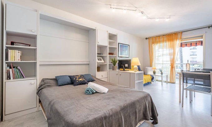 Riou - Petit Juas - Av de Grasse Apartment | 27 m² Apartment ∙ 1 bedroom ∙ 2 guests