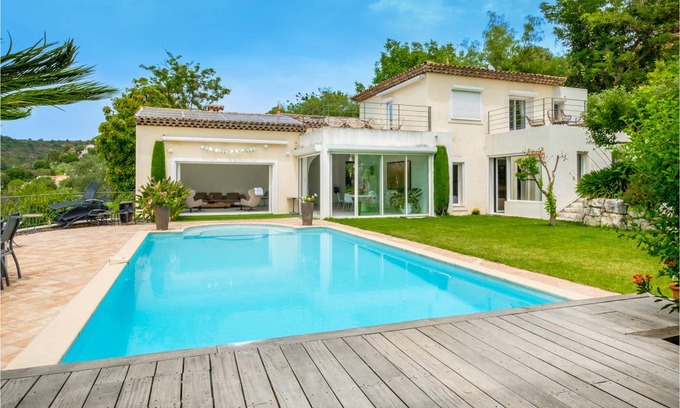 Biot House | 278 m² House ∙ 4 bedrooms ∙ 8 guests