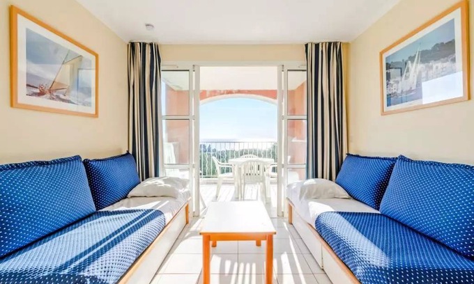 Le Dramont Apartment | 28 m² Studio flat ∙ 1 bedroom ∙ 5 guests