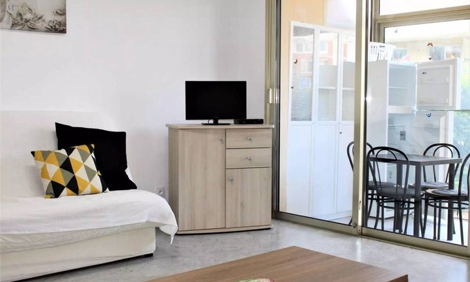 Villeneuve Loubet Beach Apartment | 29 m² Studio flat ∙ 1 bedroom ∙ 4 guests