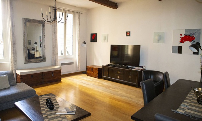 Old Town Apartment | 3 Bedroom Air Conditioned Apartment In The Heart Of Old Town Nice