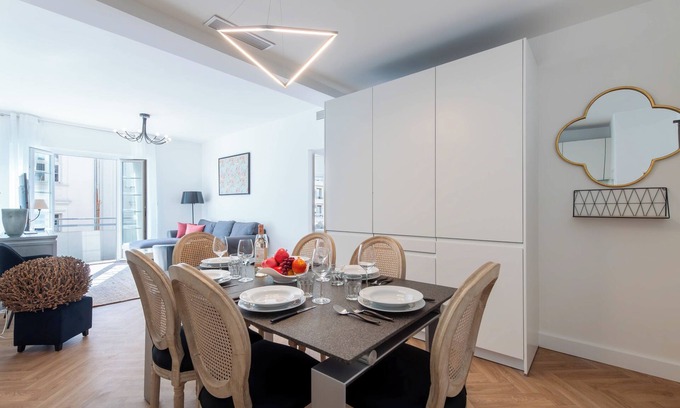 Cannes City Centre Apartment | 3-Br. apartment in the “Golden Square”
