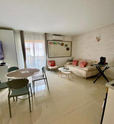 Le Suquet Apartment | 3 pièces- Vieux port- Terrasse - Parking Possible