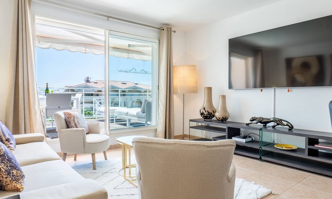 Pointe Croisette Apartment | 3-Room Luxury Apartment with Pool and Sea View, Steps from the Beach