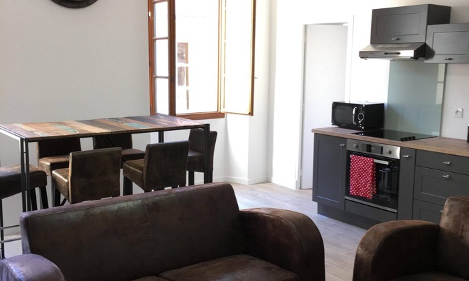 Old Town Apartment | 3 rooms Old Nice close to the sea