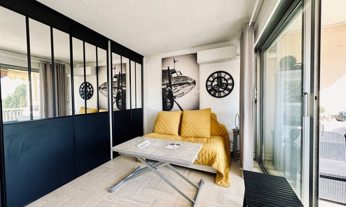 Mandelieu-La-Napoule Apartment | 30 m² Apartment ∙ 1 bedroom ∙ 4 guests