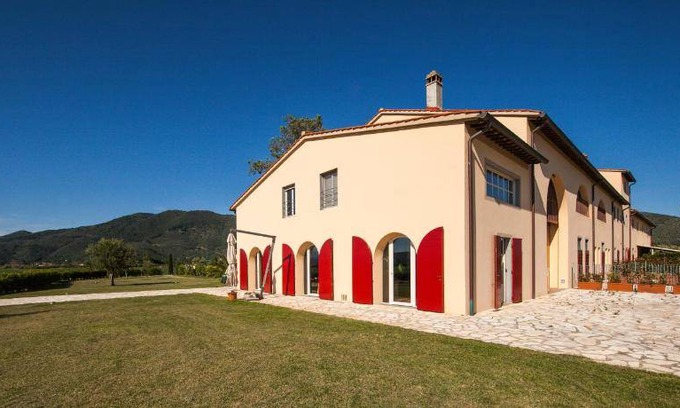 San Martino a Ulmiano Bed & Breakfast | 300 m² Bed and breakfast ∙ 4 bedrooms ∙ 127 guests