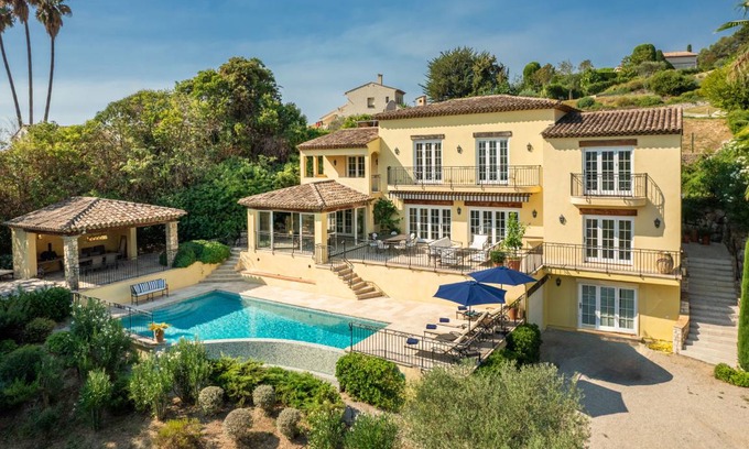 La Colle-sur-Loup Villa | 300 m² Villa ∙ 5 bedrooms ∙ 10 guests