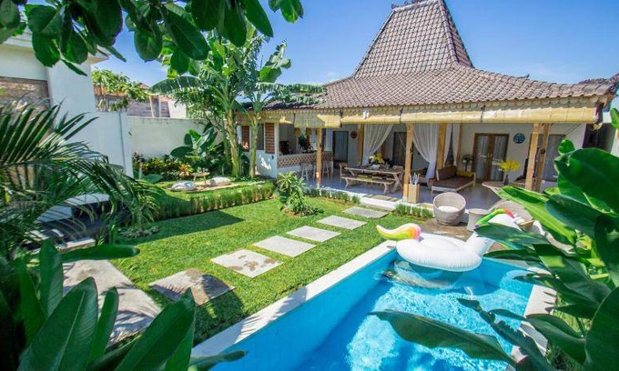 Sunset Road Villa | 300 m² Villa ∙ 2 bedrooms ∙ 6 guests