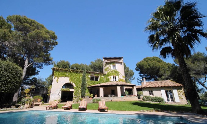 Cannes Villa | 300 m² Villa ∙ 4 bedrooms ∙ 8 guests