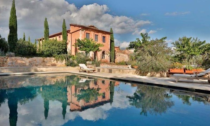 Monteriggioni Villa | 300 m² Villa ∙ 3 bedrooms ∙ 6 guests