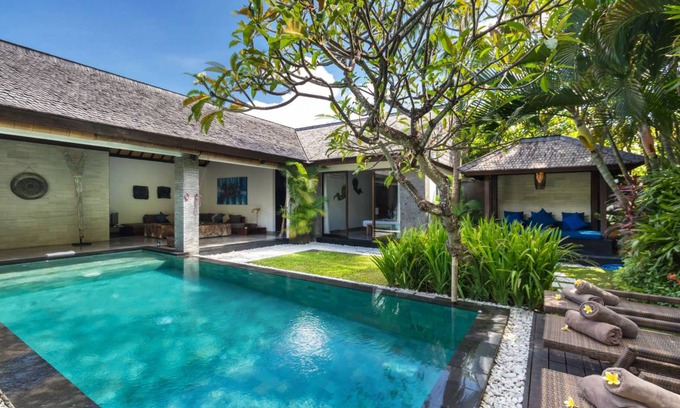 Petitenget Villa | 320 m² Villa ∙ 4 bedrooms ∙ 8 guests
