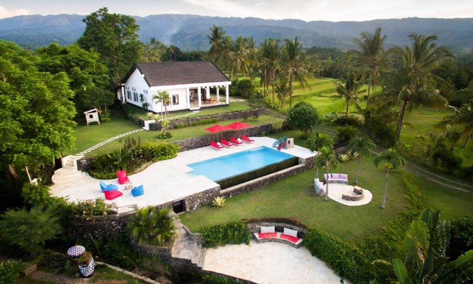 Kalibukbuk Villa | 3300 m² Villa ∙ 3 bedrooms ∙ 6 guests