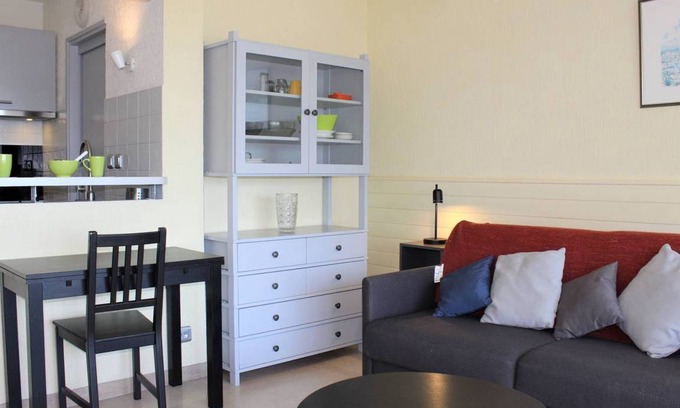 Villeneuve Loubet Beach Apartment | 35 m² Studio flat ∙ 1 bedroom ∙ 4 guests