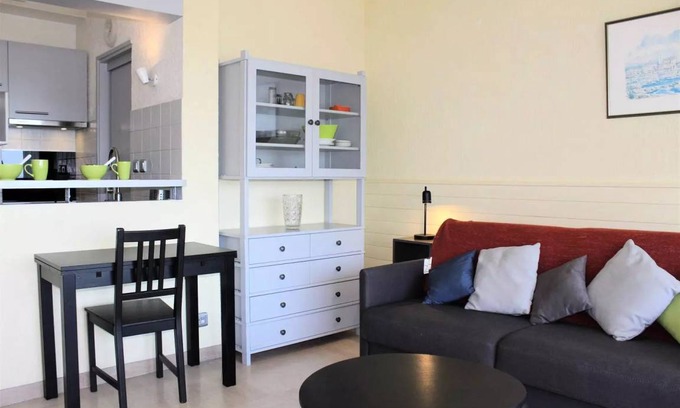 Villeneuve Loubet Beach Apartment | 35 m² Studio flat ∙ 1 bedroom ∙ 4 guests