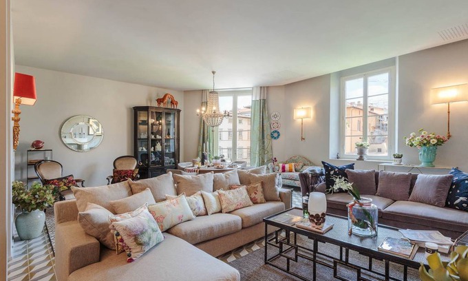 Lucca Historical Center Apartment | 350 m² Apartment ∙ 4 bedrooms ∙ 8 guests