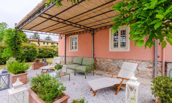 Badia Cantignano Villa | 360 m² Villa ∙ 4 bedrooms ∙ 8 guests