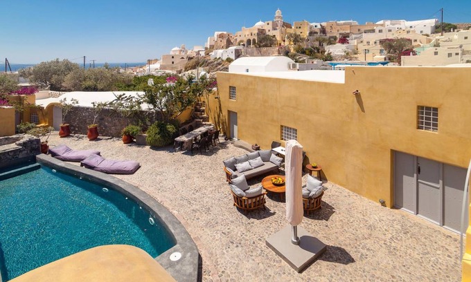 Emporio Villa | 380 m² Villa ∙ 3 bedrooms ∙ 6 guests