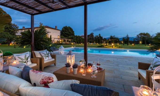 Lucca Villa | 380 m² Villa ∙ 5 bedrooms ∙ 10 guests
