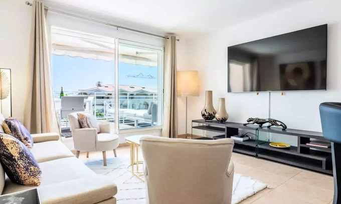 Pointe Croisette Apartment | 3P luxury, swimming pool, sea view, 2 steps from the beaches
