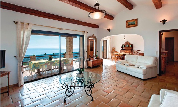 Les Termes House | 4 bedroom accommodation in Mandelieu